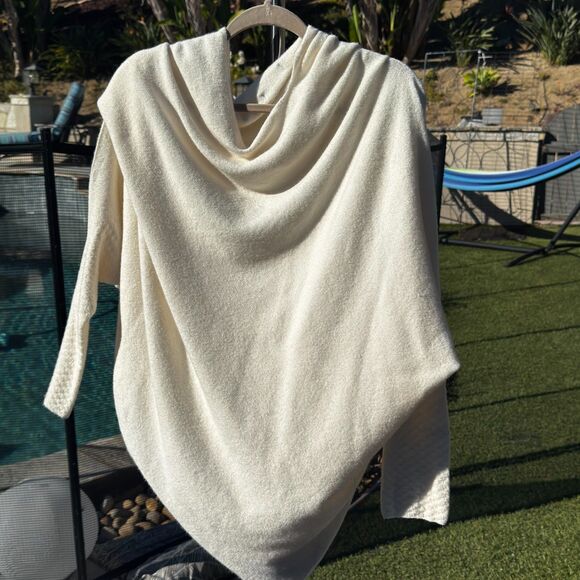 Alpini Knitwear Italian Cream Drape Poncho – Minimalist Cozy Wrap - Picture 2 of 5